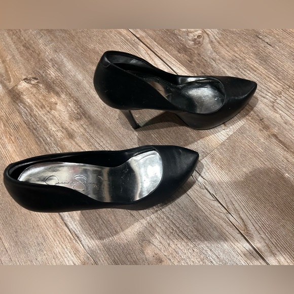 Jessica Simpson black heels - Picture 3 of 7